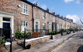 Bar Wall Cottage-City Wall Views-Sleeps 5