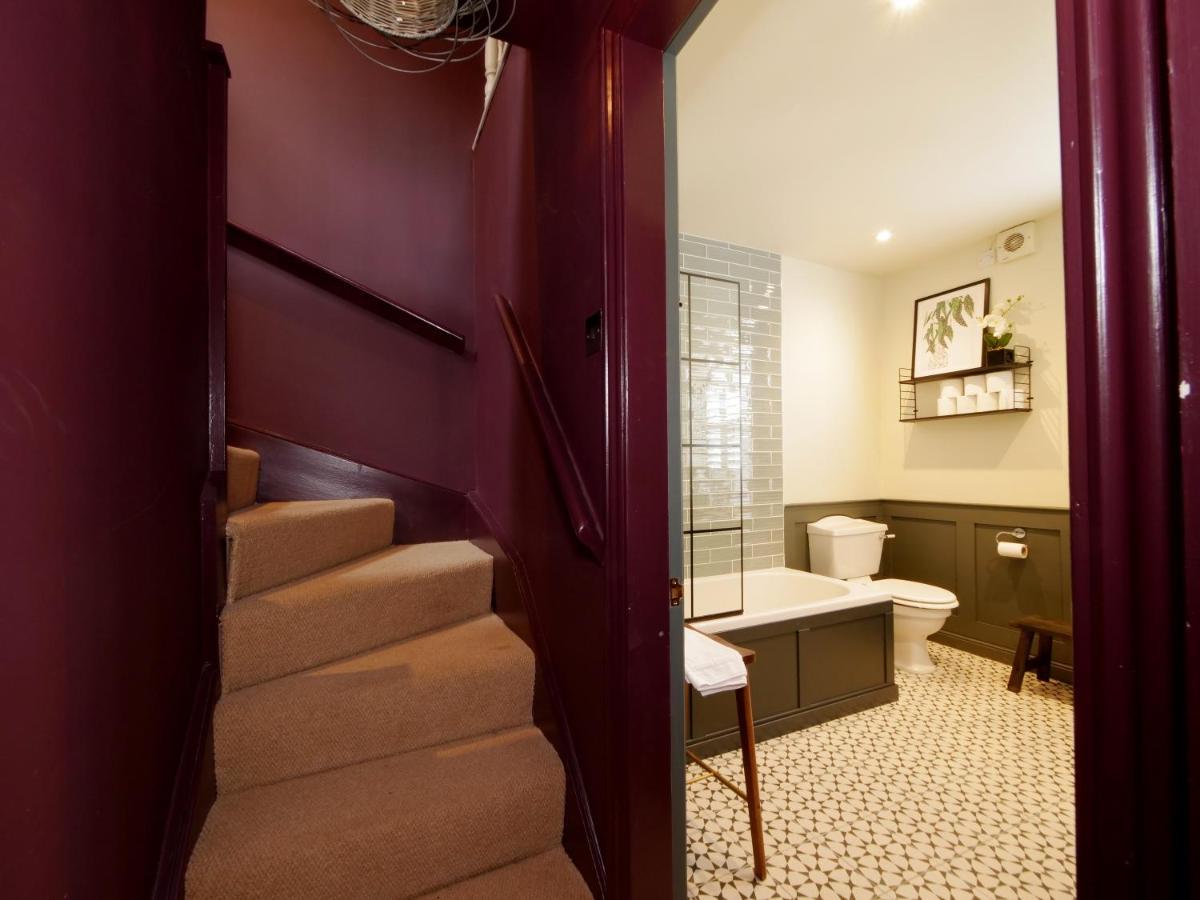 Bar Wall Cottage-City Wall Views-Sleeps 5 York Exterior photo